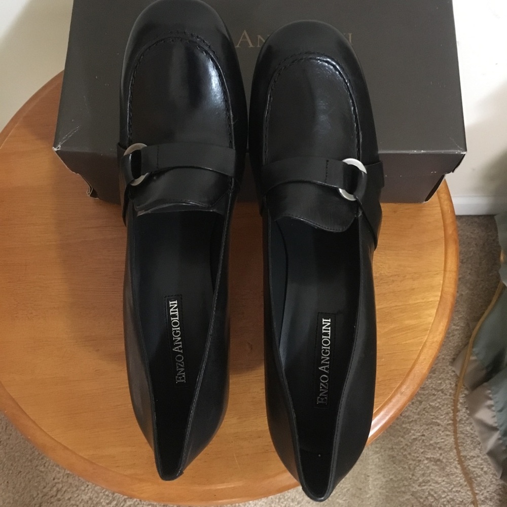 Enzo Angiolini casual 3” high heels.